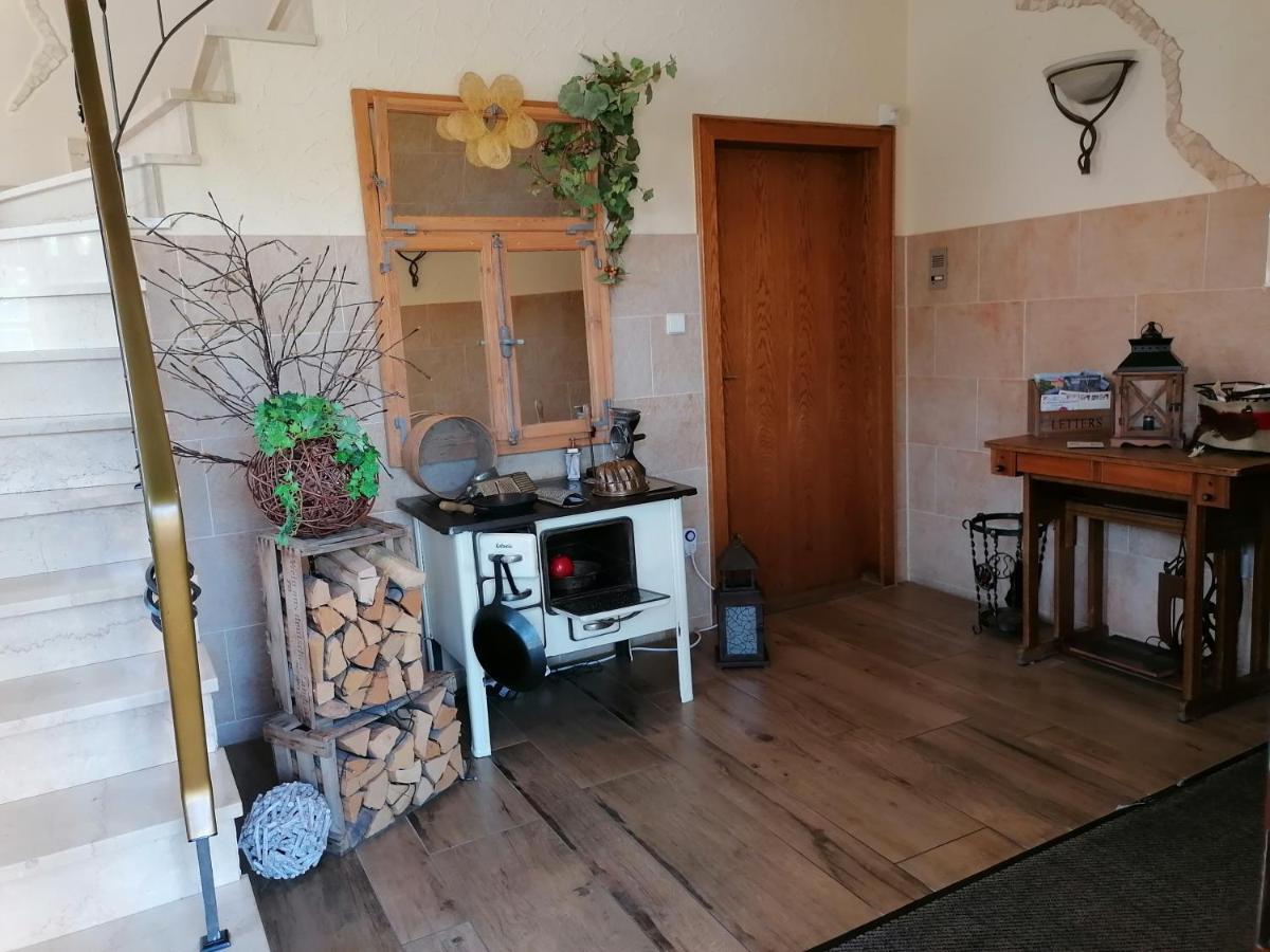 Landgasthof Niebler 아델스도프 외부 사진